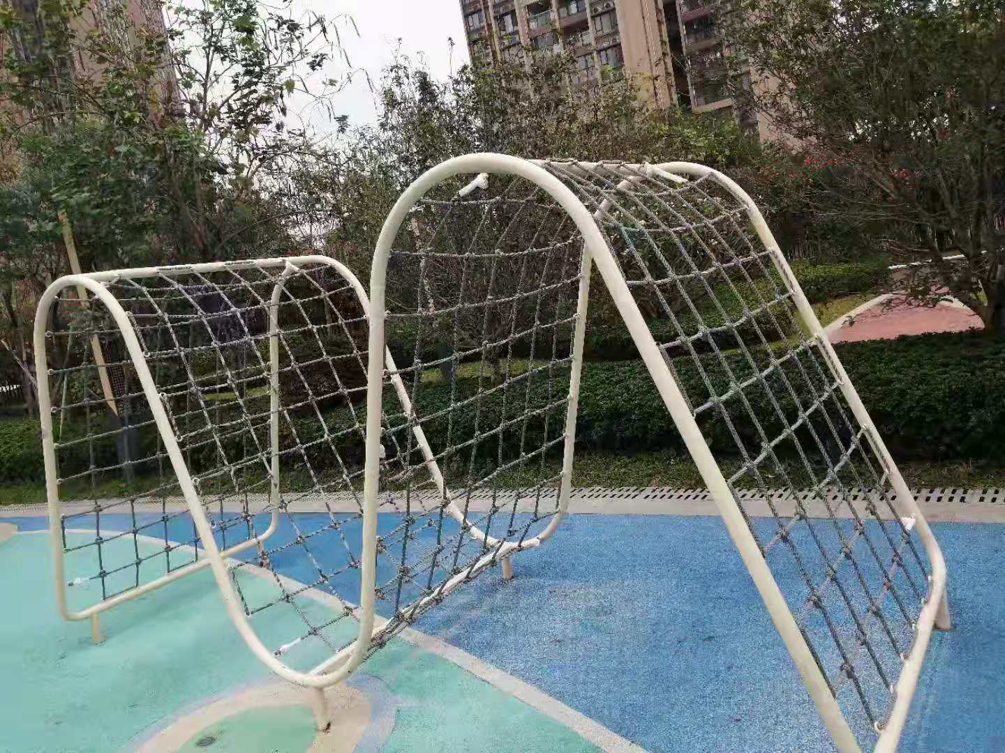 小區(qū)康體游樂設(shè)施戶外兒童攀爬架景觀園林小品組合滑梯|東莞奕翠園小區(qū)案例(圖3) 微信圖片_20210426142734.jpg